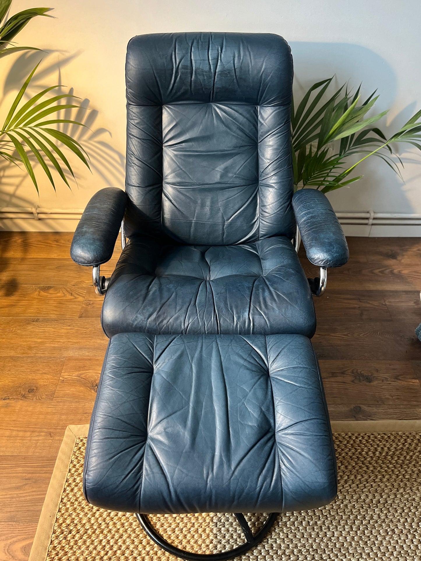 Erkones Stressless 1970s Leather Armchair & Foot Rest