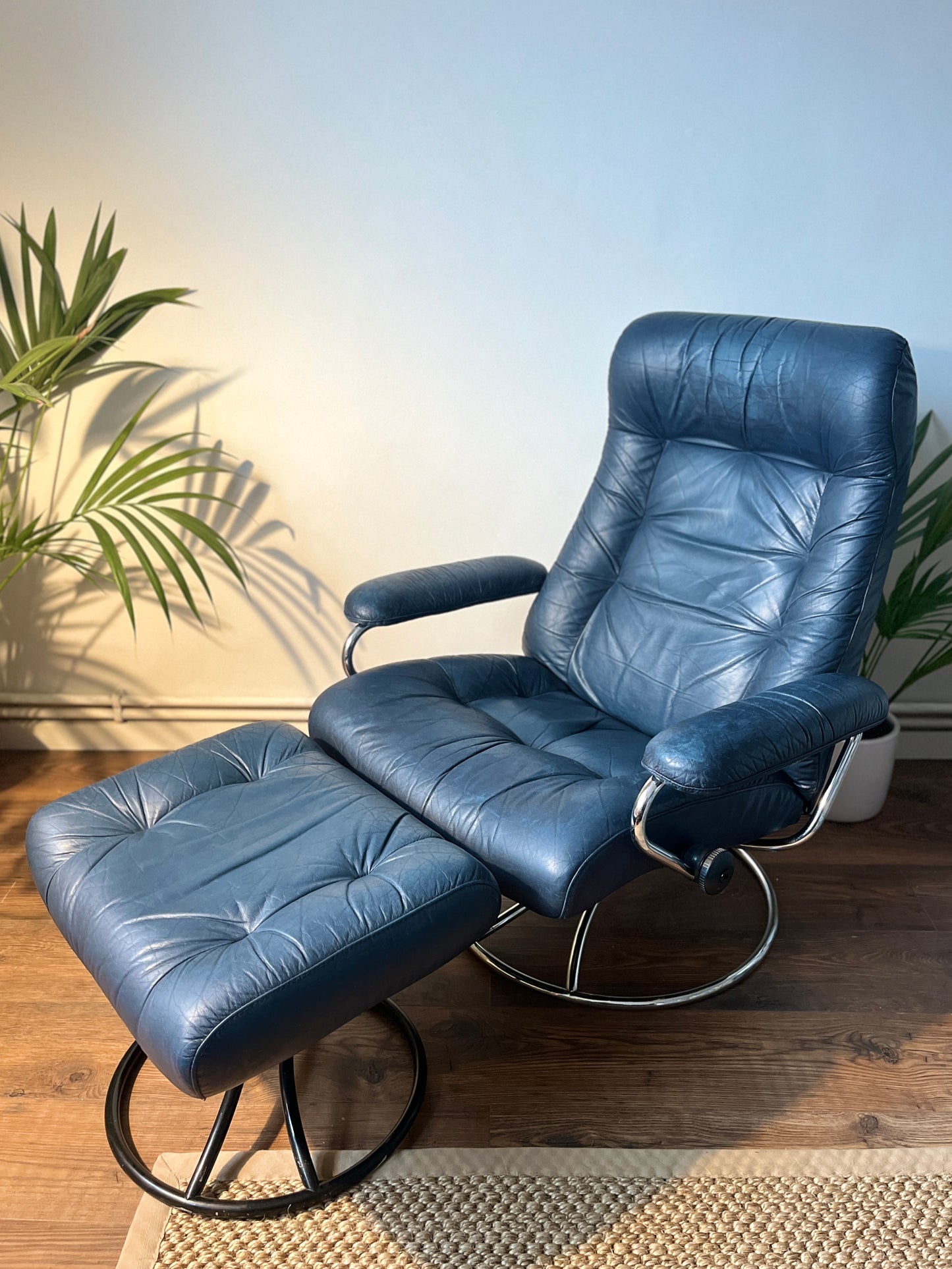 Erkones Stressless 1970s Leather Armchair & Foot Rest