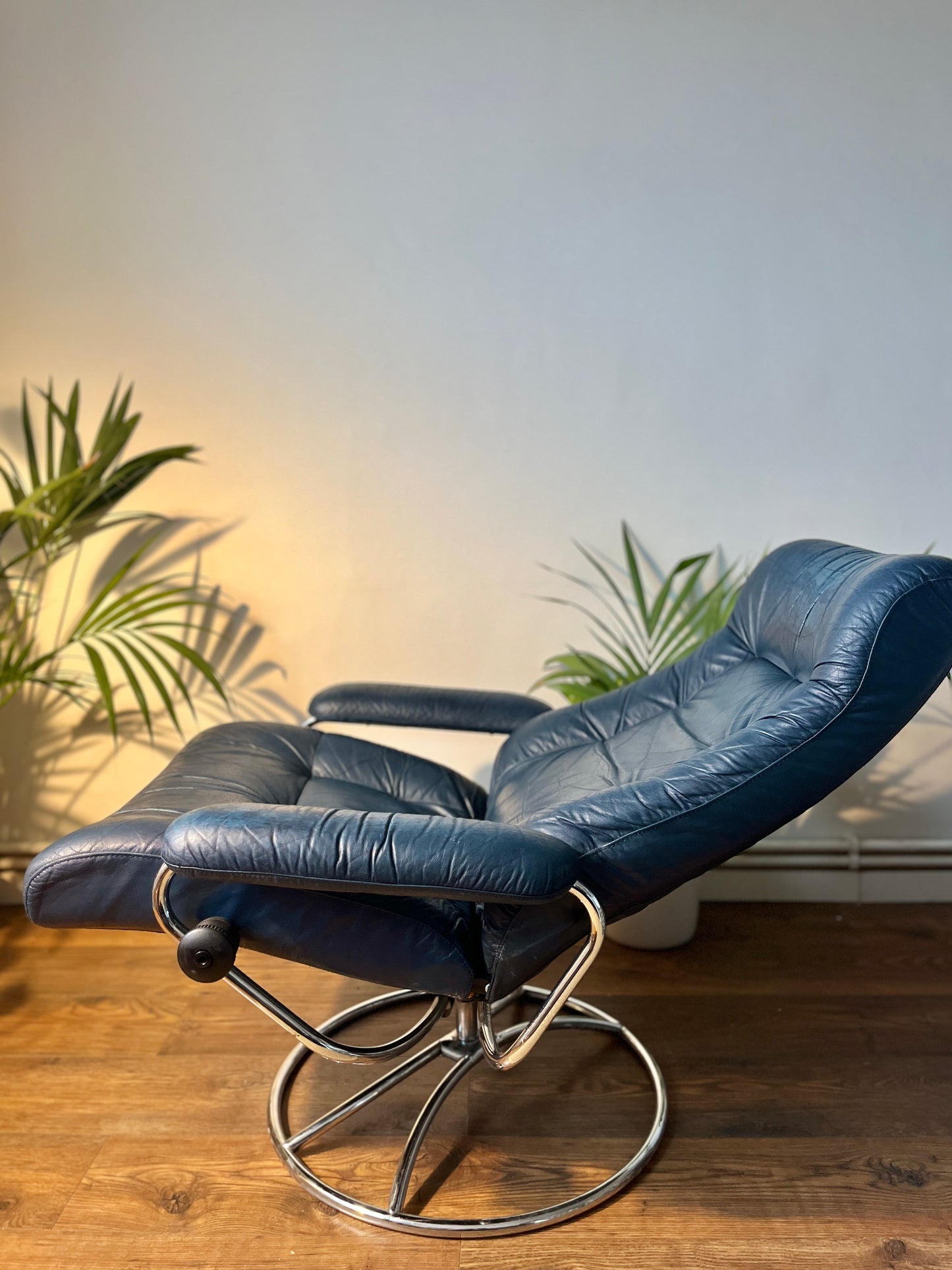 Erkones Stressless 1970s Leather Armchair & Foot Rest