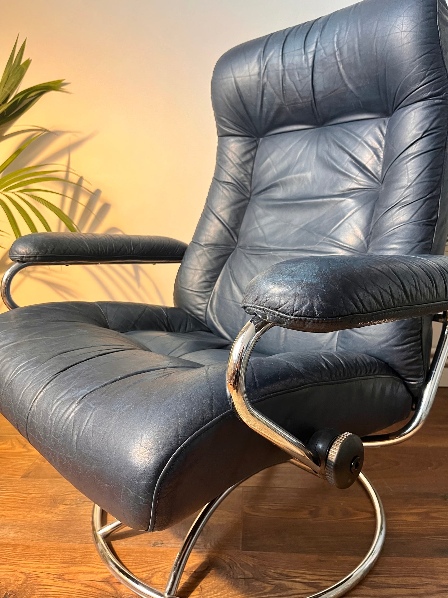 Erkones Stressless 1970s Leather Armchair & Foot Rest