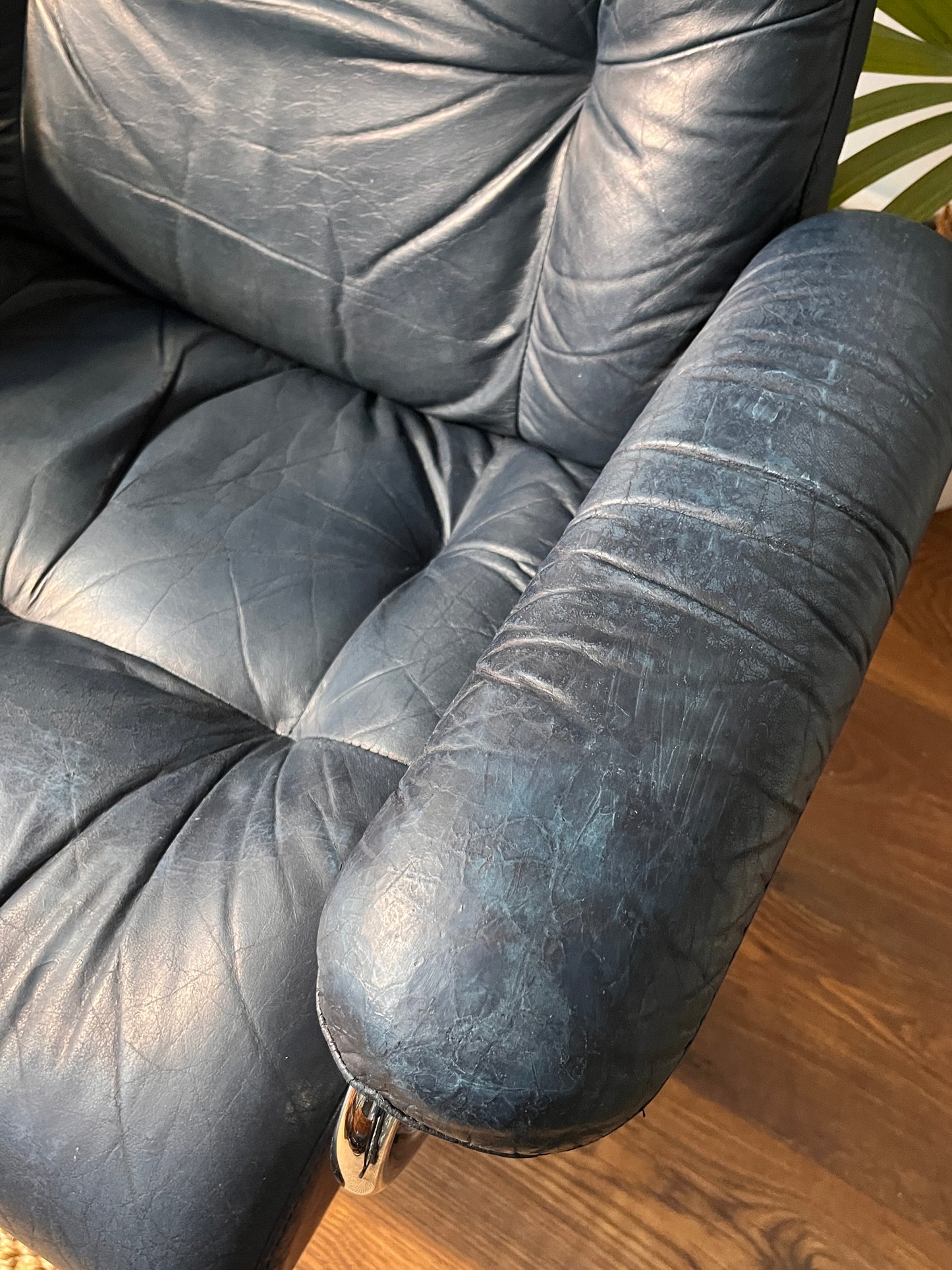 Erkones Stressless 1970s Leather Armchair & Foot Rest