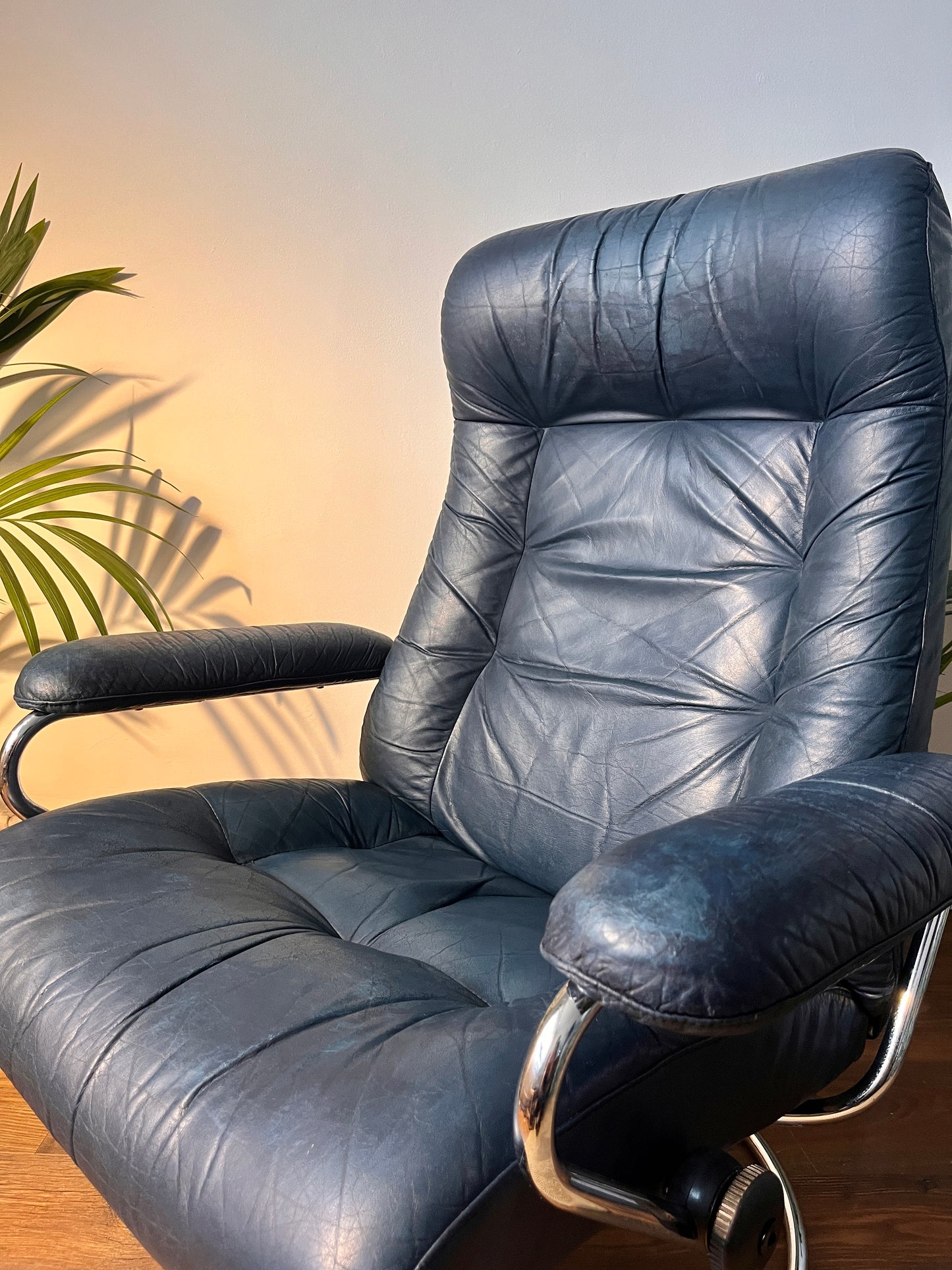 Erkones Stressless 1970s Leather Armchair & Foot Rest