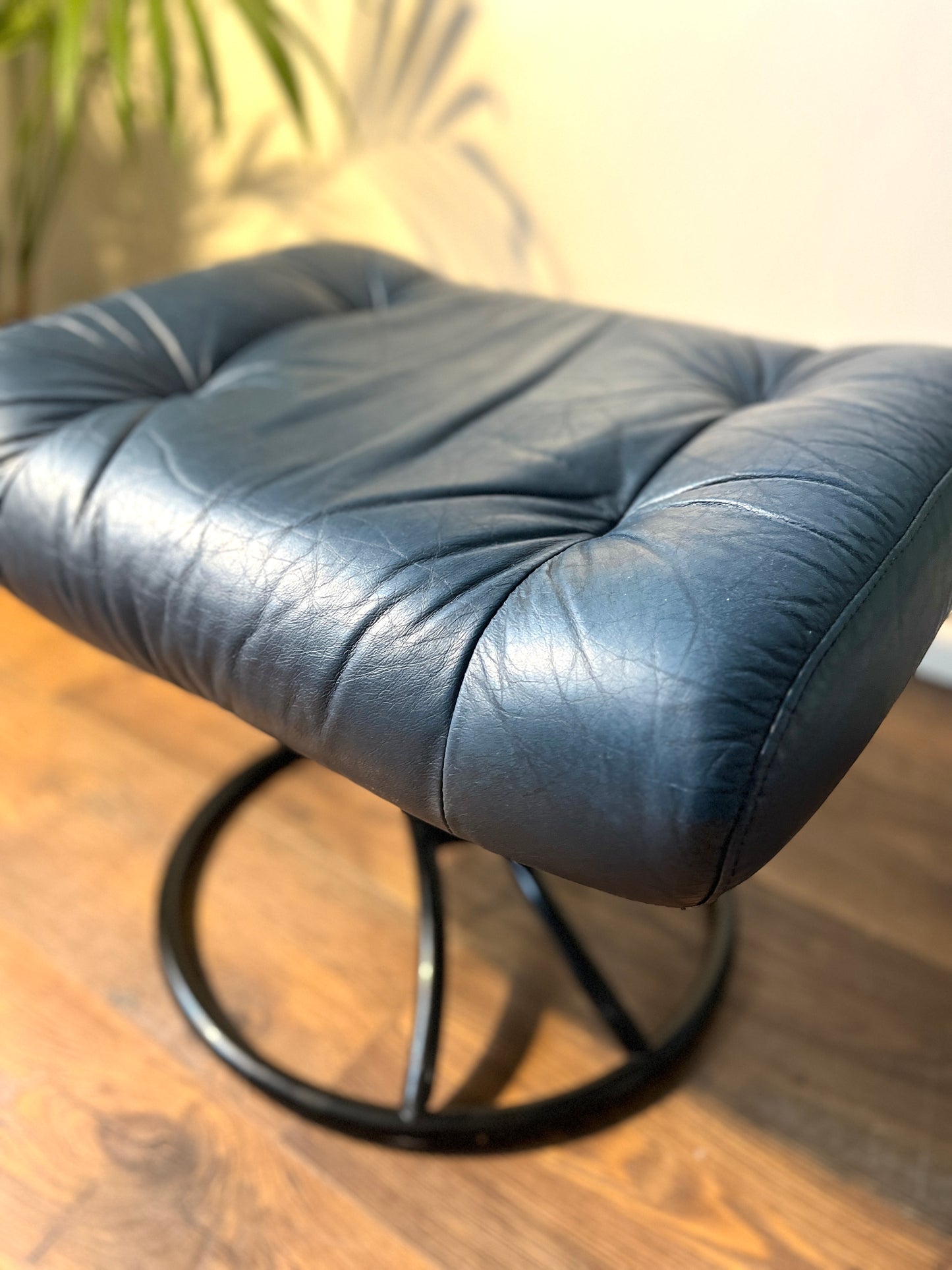 Erkones Stressless 1970s Leather Armchair & Foot Rest